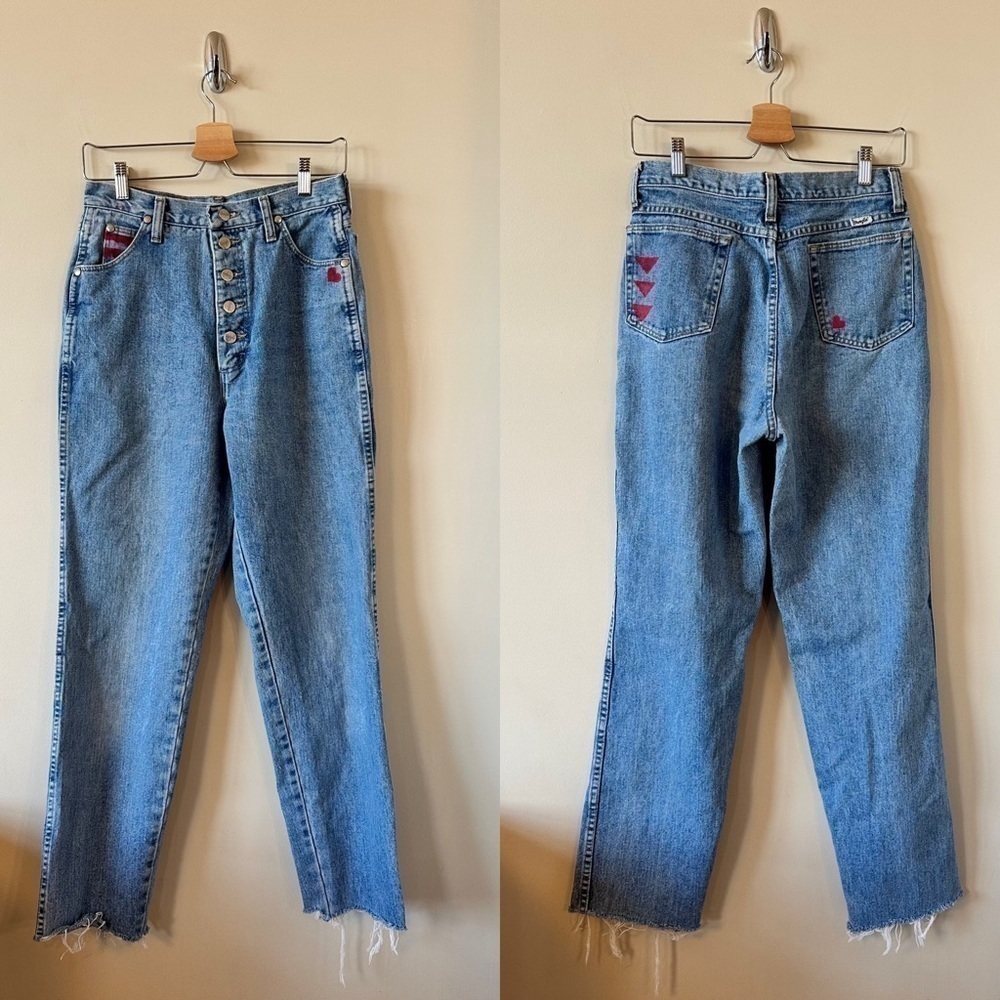 VINTAGE-WRANGLER Hand Painted Heart & Arrow Design High Rise Raw Hem Jean